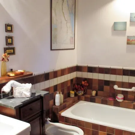 Locazione Turistica Casa Lalla Holiday home Montecalvoli