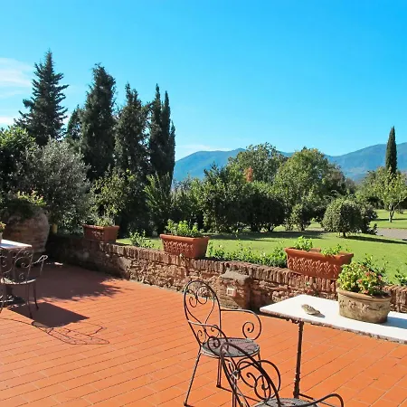 Locazione Turistica Casa Lalla Holiday home Montecalvoli