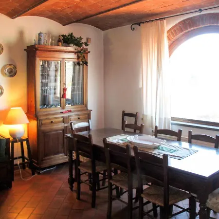 Locazione Turistica Casa Lalla Holiday home Montecalvoli